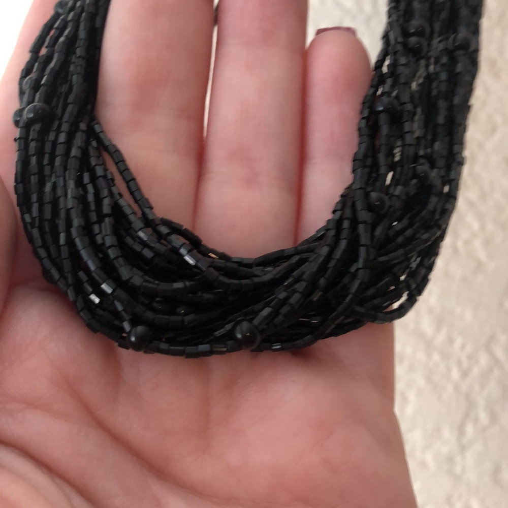 129. Beautiful black beaded adjustable necklace - Picture 2 of 2
